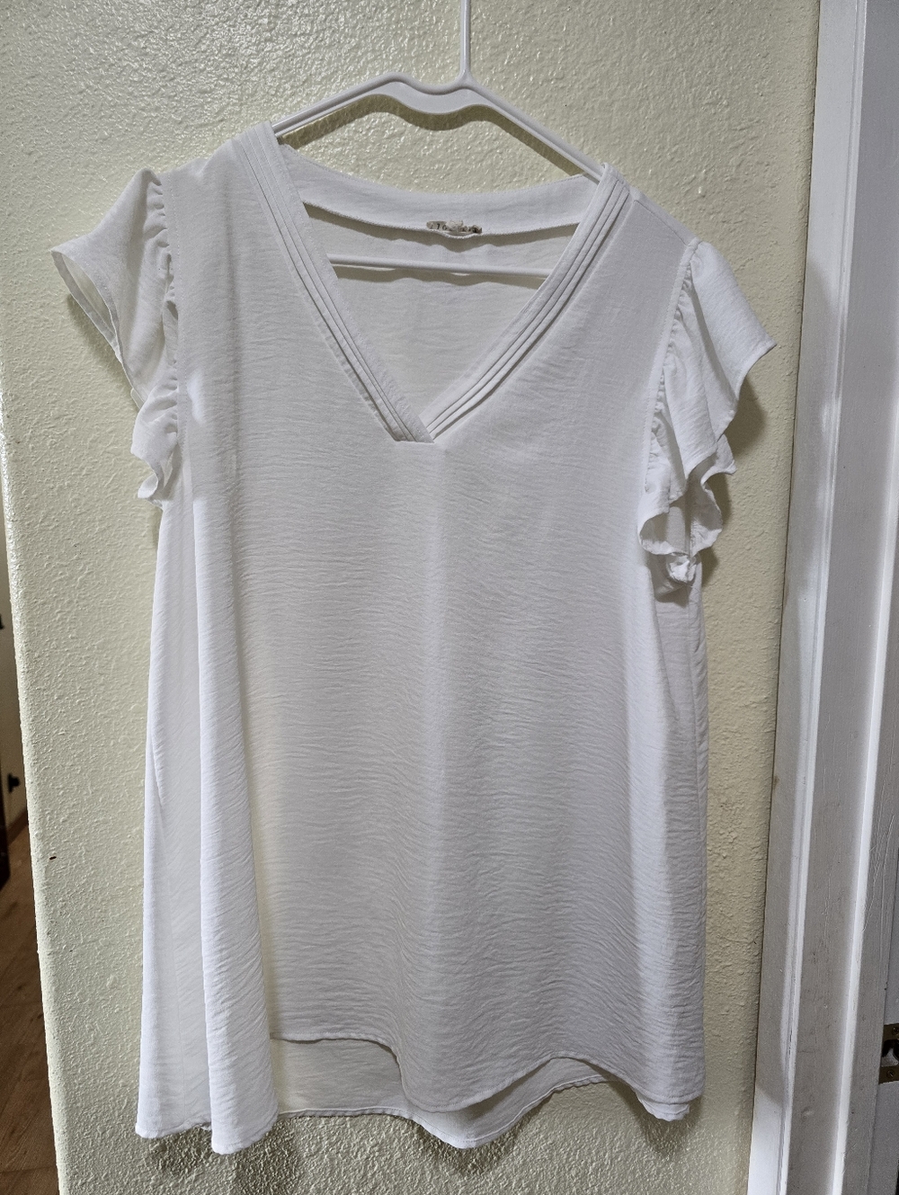 JODIFL White V-Neck Ruffle Sleeve Blouse